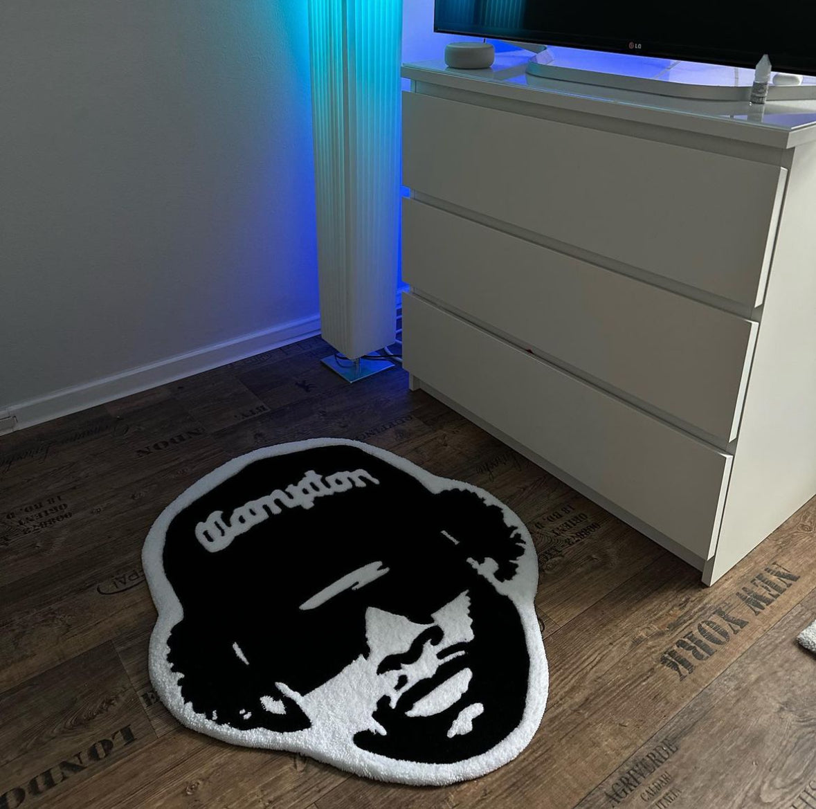 EAZYE RUG